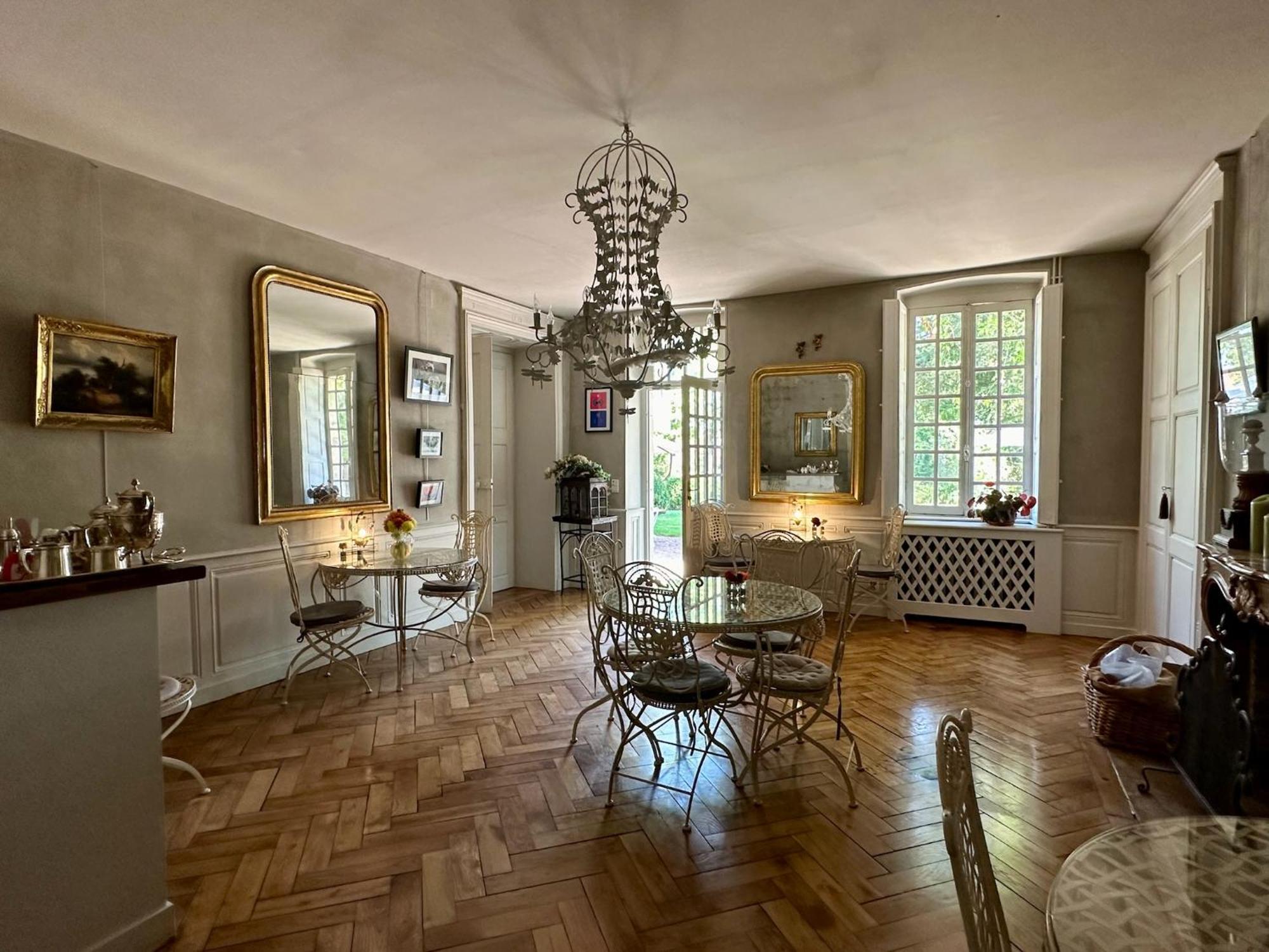 Cote Park Bed & Breakfast Givry  Exterior photo